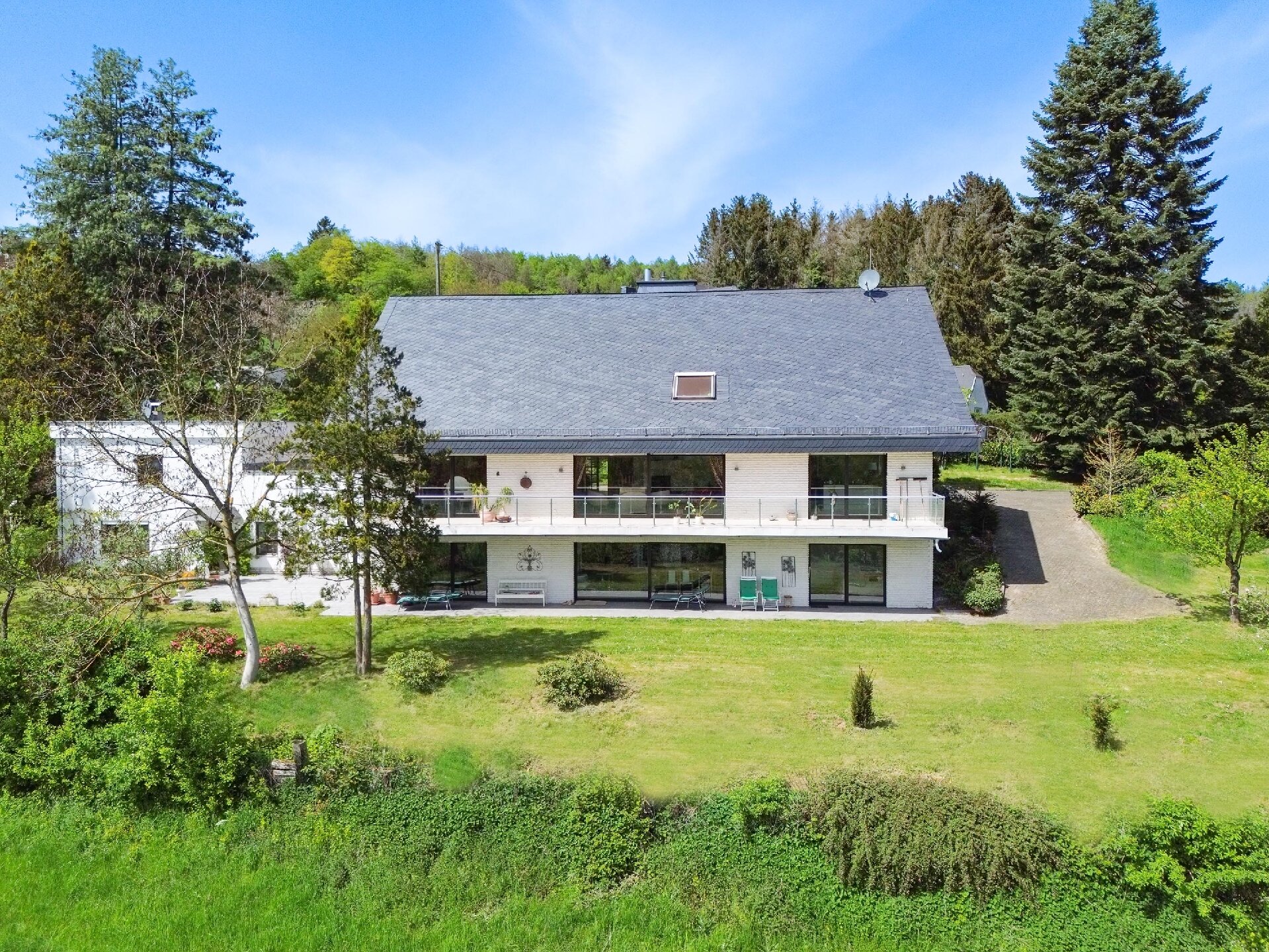 Einfamilienhaus zum Kauf 997.000 € 9 Zimmer 380 m²<br/>Wohnfläche 8.000 m²<br/>Grundstück Linz Linz am Rhein 53545