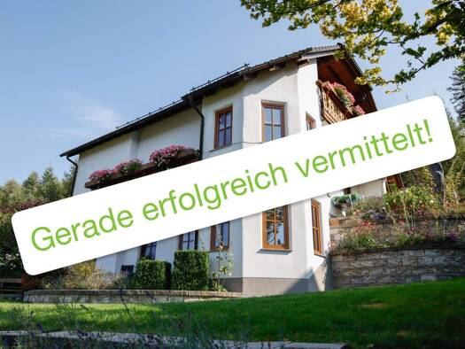 Villa zum Kauf 7 Zimmer 200 m² 747 m² Grundstück Holthausen Schmallenberg 57392