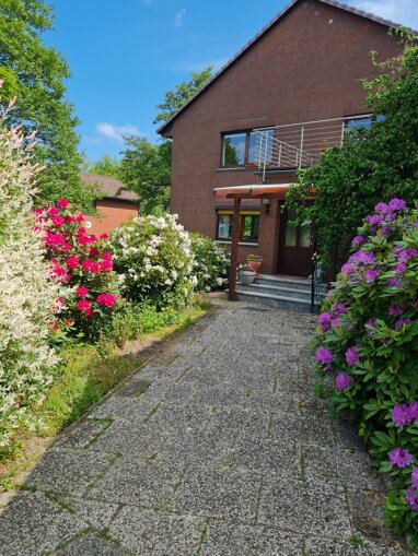 Mehrfamilienhaus zum Kauf 295.000 € 7 Zimmer 280 m² 4.244 m² Grundstück Nienburger Str. Neubruchhausen Bassum 27211