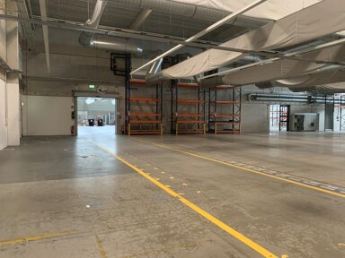 Lagerhalle zur Miete 5,50 € 4.476 m² Lagerfläche teilbar ab 4.476 m² Oestrich Dortmund 44357