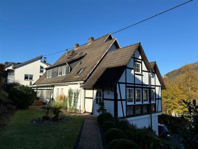 Mehrfamilienhaus zum Kauf 359.000 € 11 Zimmer 307 m² 637 m² Grundstück Kirchhundem Kirchhundem 57399