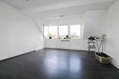 Wohnung zum Kauf 100.000 € 2 Zimmer 74,5 m² 3. Geschoss Alt-Hamborn Duisburg 47166