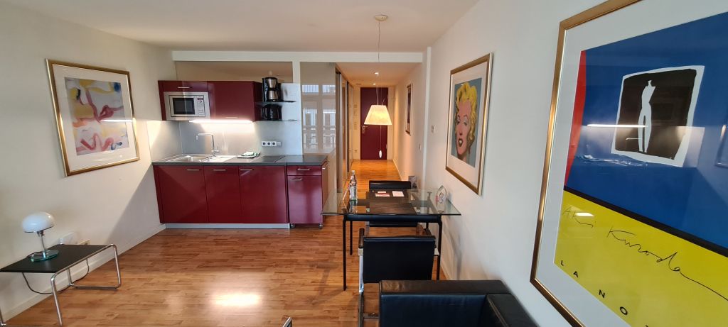 Wohnung zur Miete Wohnen auf Zeit 2.450 € 2 Zimmer 40 m²<br/>Wohnfläche 01.01.2025<br/>Verfügbarkeit Kurfürstendamm Charlottenburg Berlin 10719