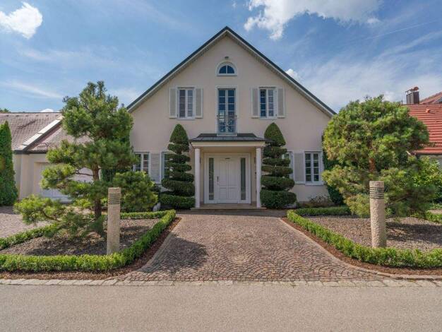 Villa zum Kauf 2.399.000 € 4 Zimmer 320 m² 922 m² Grundstück Stadtbergen 86391