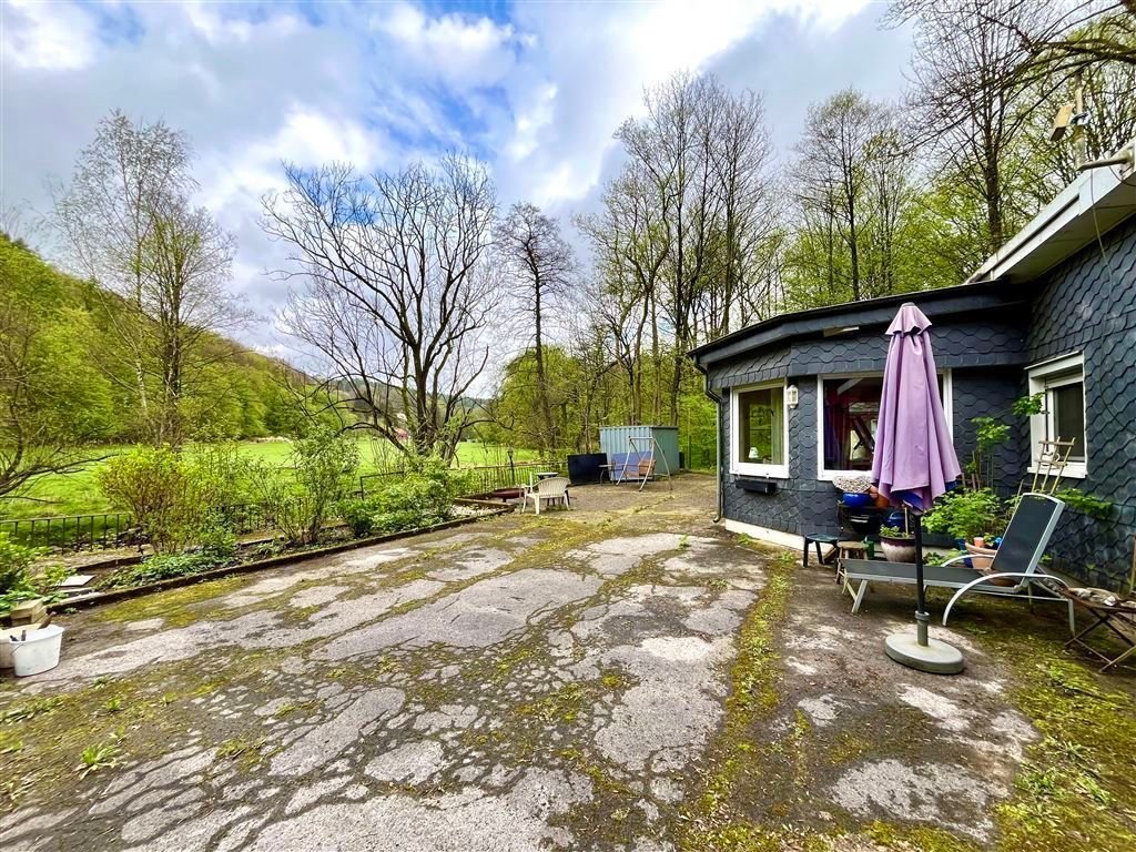 Einfamilienhaus zum Kauf 339.500 € 5 Zimmer 200 m²<br/>Wohnfläche 1.300 m²<br/>Grundstück Hölterfeld Remscheid 42857