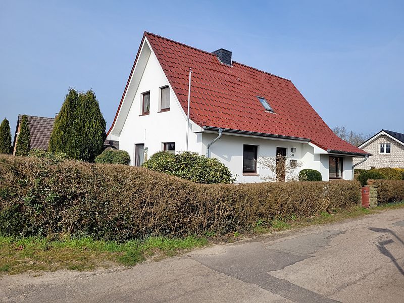 Einfamilienhaus zum Kauf 299.000 € 4 Zimmer 100 m²<br/>Wohnfläche 600 m²<br/>Grundstück Gudow Gudow 23899