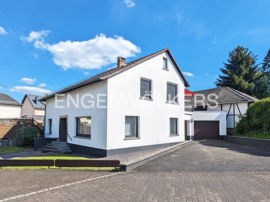 Einfamilienhaus zum Kauf 248.000 € 6 Zimmer 138 m²<br/>Wohnfläche 350 m²<br/>Grundstück Dernbach (Westerwald) 56428