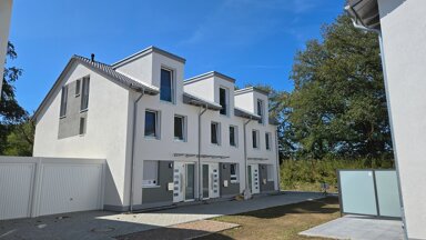 Reihenmittelhaus zum Kauf 459.900 € 5,5 Zimmer 124 m² 239 m² Grundstück Tangstedter Weg 24 Glashütte Norderstedt / Glashütte 22851