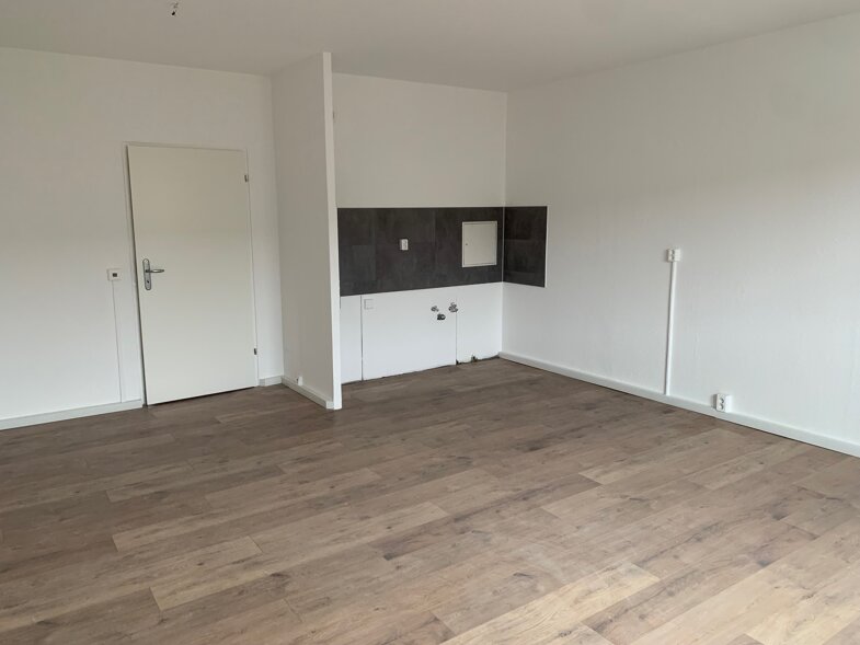 Wohnung zur Miete 229 € 1 Zimmer 26 m² 5. Geschoss frei ab sofort Am Zügel 10 Reitbahnviertel Neubrandenburg 17034