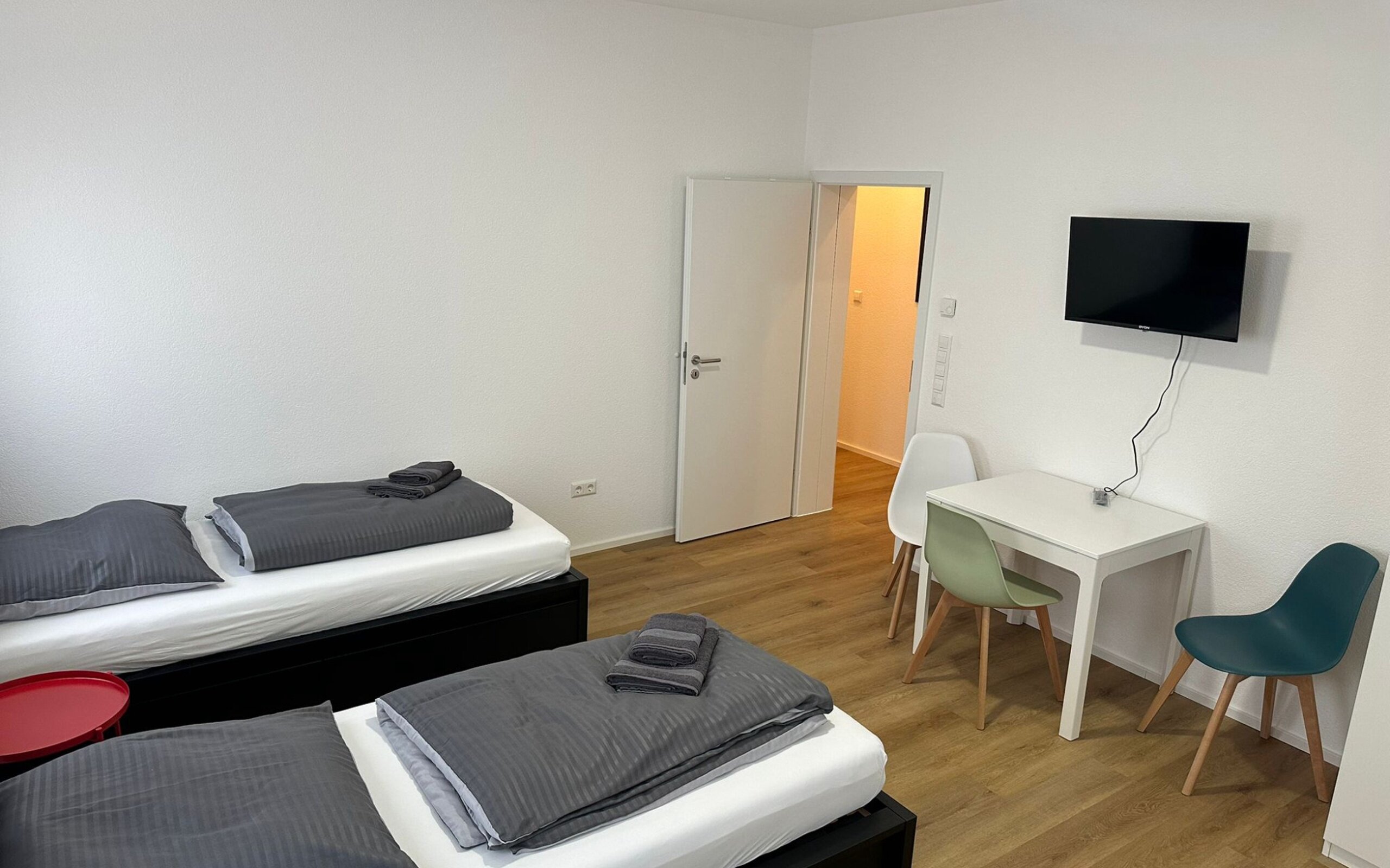 Wohnung zur Miete Wohnen auf Zeit 2.710 € 3 Zimmer 90 m²<br/>Wohnfläche 15.11.2024<br/>Verfügbarkeit Rüderner Straße 0 Lindenschulviertel Stuttgart Obertürkheim 70329