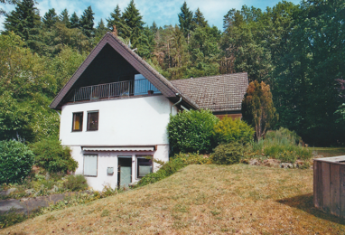 Mehrfamilienhaus zum Kauf 349.000 € 8 Zimmer 1.694 m² Grundstück Bischoffen Bischoffen 35649