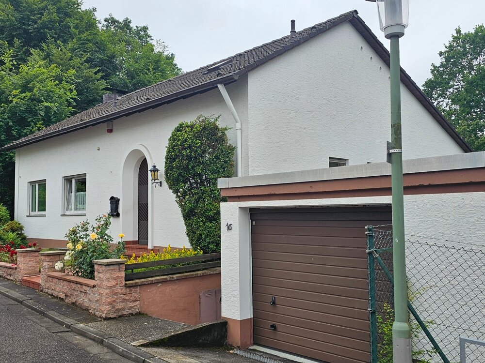 Mehrfamilienhaus zum Kauf 649.000 € 7 Zimmer 225 m²<br/>Wohnfläche 1.277 m²<br/>Grundstück Dansenberg - Mitte Kaiserslautern / Dansenberg 67661