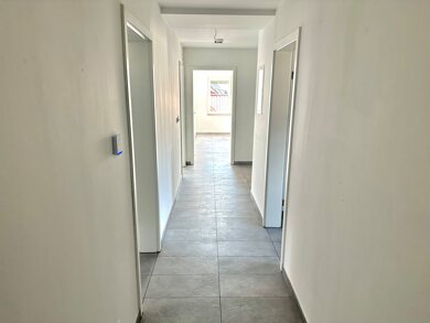 Wohnung zur Miete 1.100 € 4 Zimmer 145 m² 2. Geschoss frei ab sofort Luitpoldstraße 8 Treuchtlingen Treuchtlingen 91757