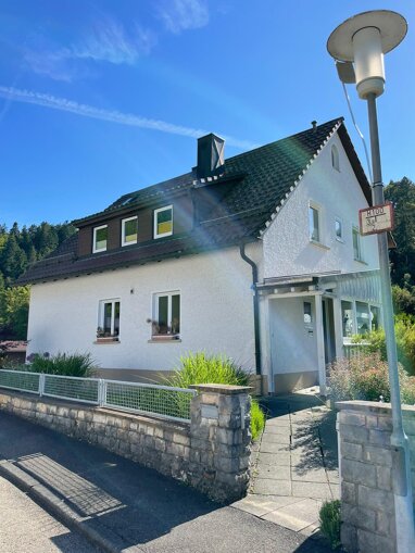 Einfamilienhaus zum Kauf 465.000 € 5,5 Zimmer 150 m² 799 m² Grundstück Tuttlingen Tuttlingen 78532