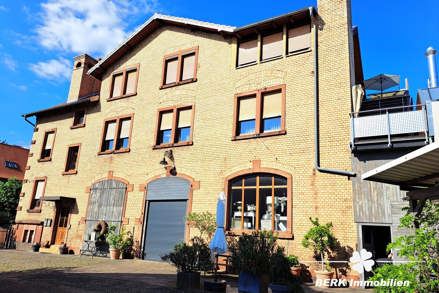 Mehrfamilienhaus zum Kauf 679.000 € 10 Zimmer 312,3 m²<br/>Wohnfläche 795 m²<br/>Grundstück Langenselbold 63505