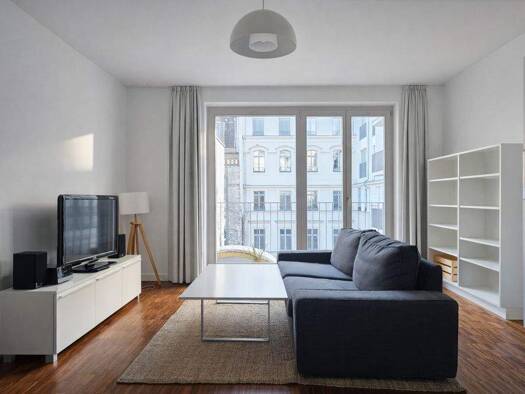 Wohnung zum Kauf 349.000 € 2 Zimmer 42,6 m² 4. Geschoss Mitte Berlin 10115