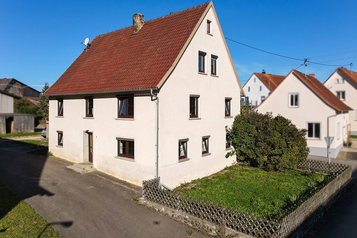 Einfamilienhaus zum Kauf 110.000 € 8 Zimmer 182,7 m²<br/>Wohnfläche 430 m²<br/>Grundstück Billafingen Langenenslingen-Billafingen 88515