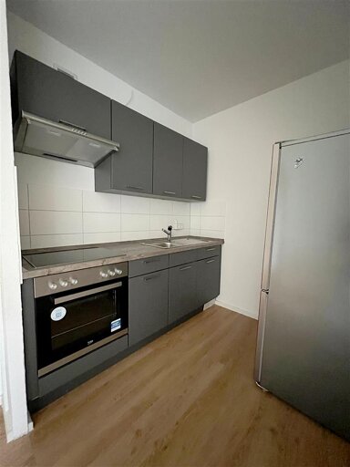 Wohnung zur Miete 309 € 3 Zimmer 57 m² Neuplanitzer Str. 85 Neuplanitz 557 Zwickau 08062