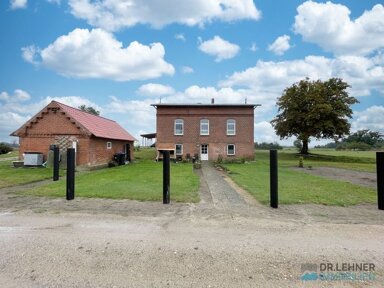 Mehrfamilienhaus zum Kauf 349.000 € 6,5 Zimmer 177,7 m² 17.695 m² Grundstück Tripkau Neuhaus / Tripkau 19273