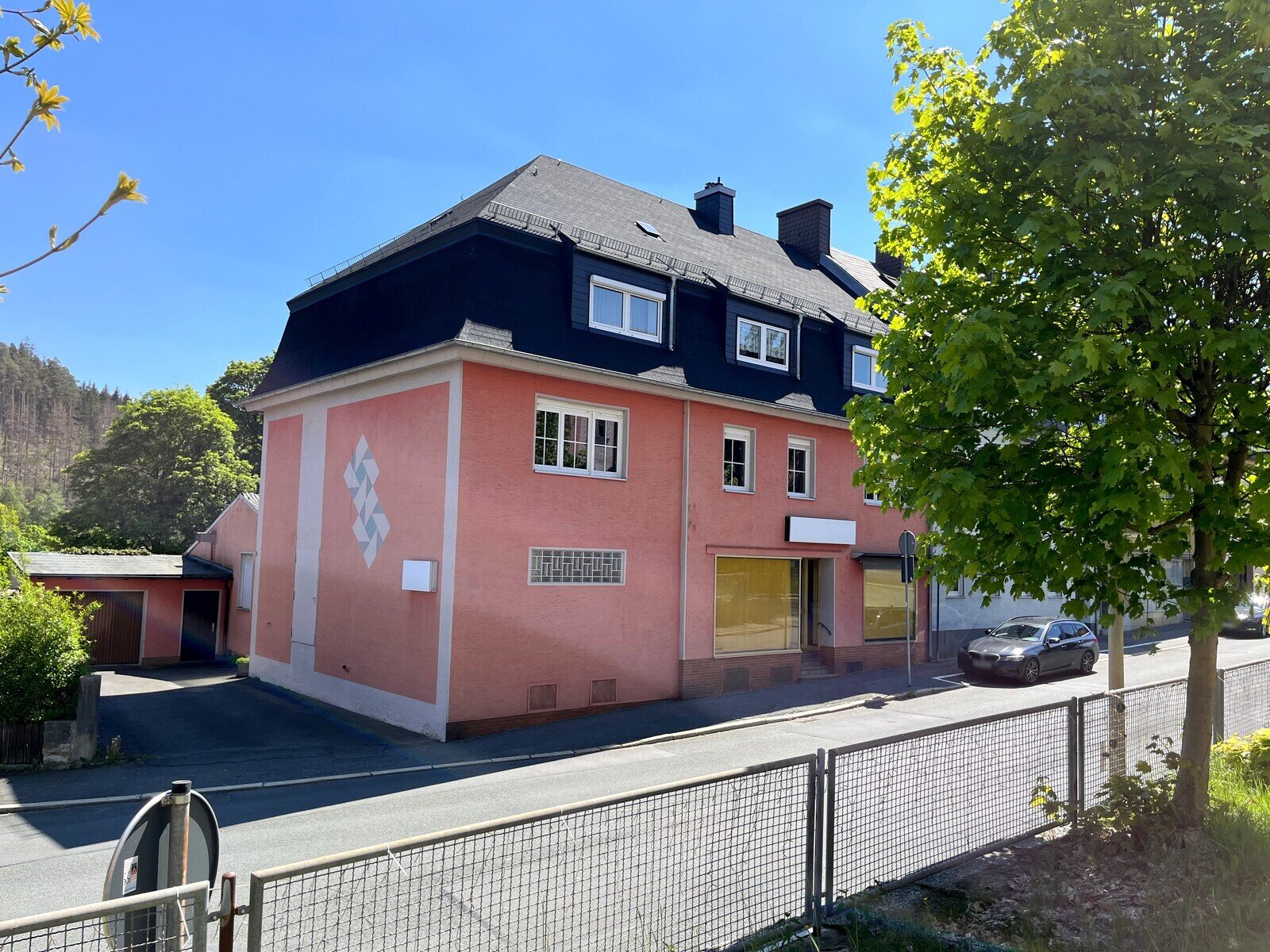 Mehrfamilienhaus zum Kauf 119.900 € 11 Zimmer 200 m²<br/>Wohnfläche 386 m²<br/>Grundstück Naila Naila 95119