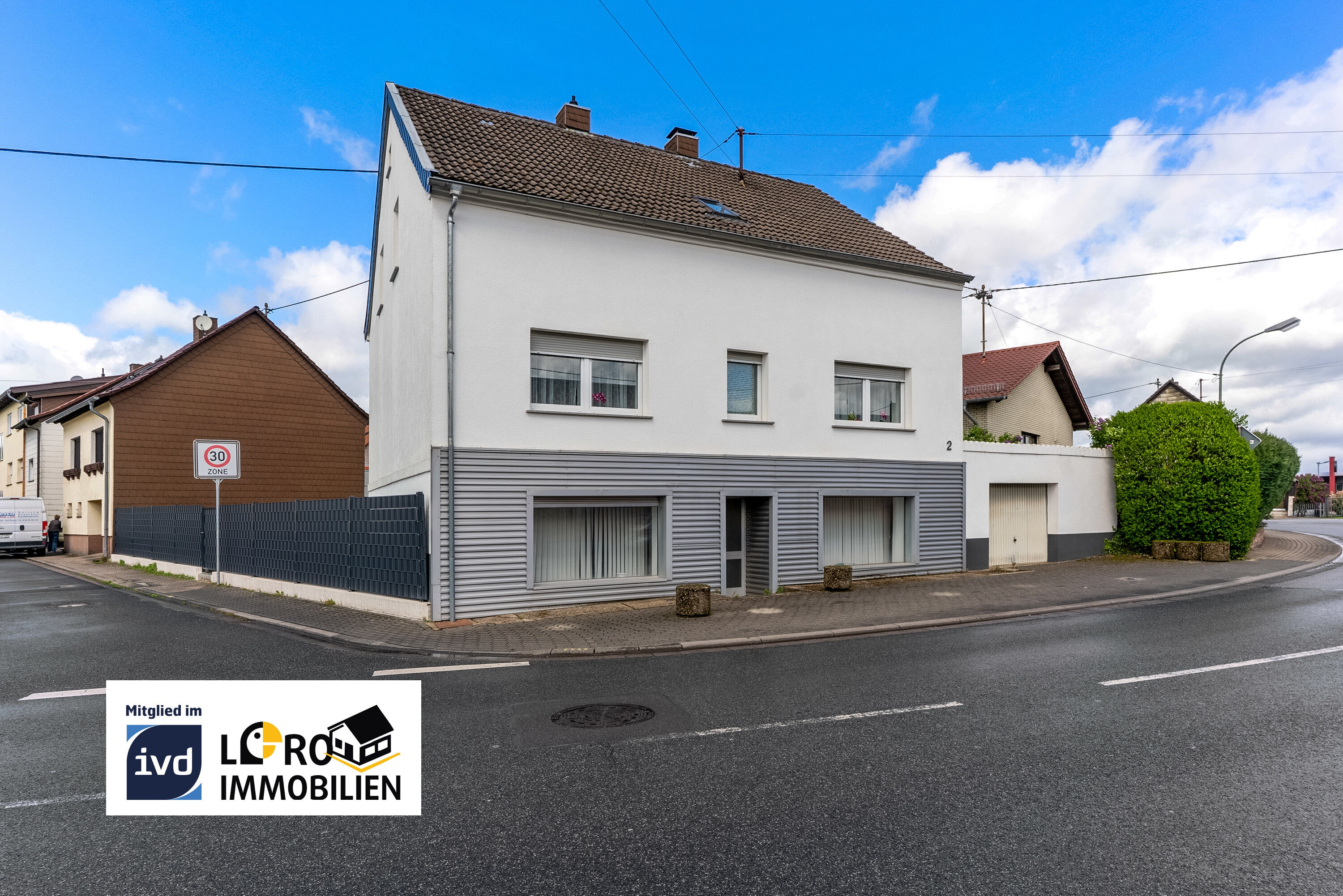 Mehrfamilienhaus zum Kauf 299.000 € 12 Zimmer 214 m²<br/>Wohnfläche 489 m²<br/>Grundstück Merchweiler Merchweiler 66589