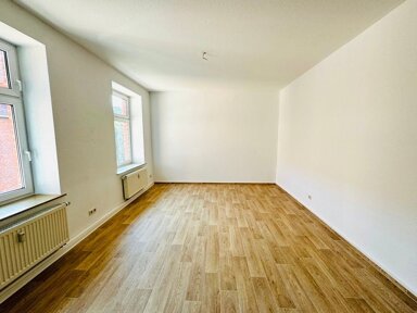 Wohnung zur Miete 570 € 3 Zimmer 94,9 m² 2. Geschoss Klughardtstraße 6 Innenstadt Dessau 06842