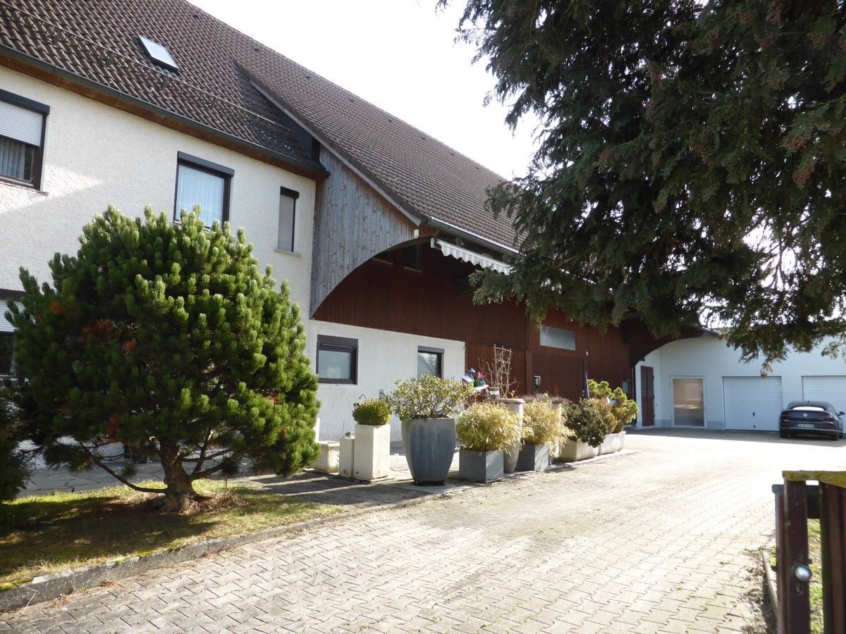 Mehrfamilienhaus zum Kauf 379.000 € 8 Zimmer 200 m²<br/>Wohnfläche 1.294 m²<br/>Grundstück Waldstetten Waldstetten 89367