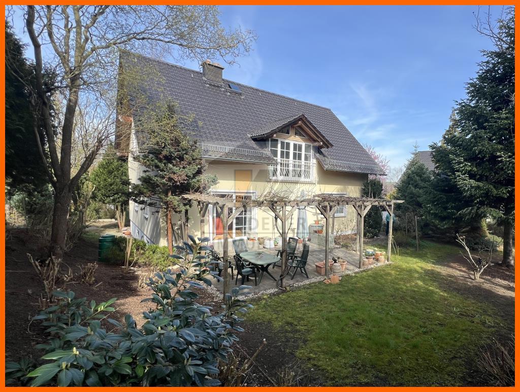 Einfamilienhaus zum Kauf provisionsfrei 399.000 € 5 Zimmer 173 m²<br/>Wohnfläche 842 m²<br/>Grundstück Rosenweg 7 Bad Köstritz Bad Köstritz 07586