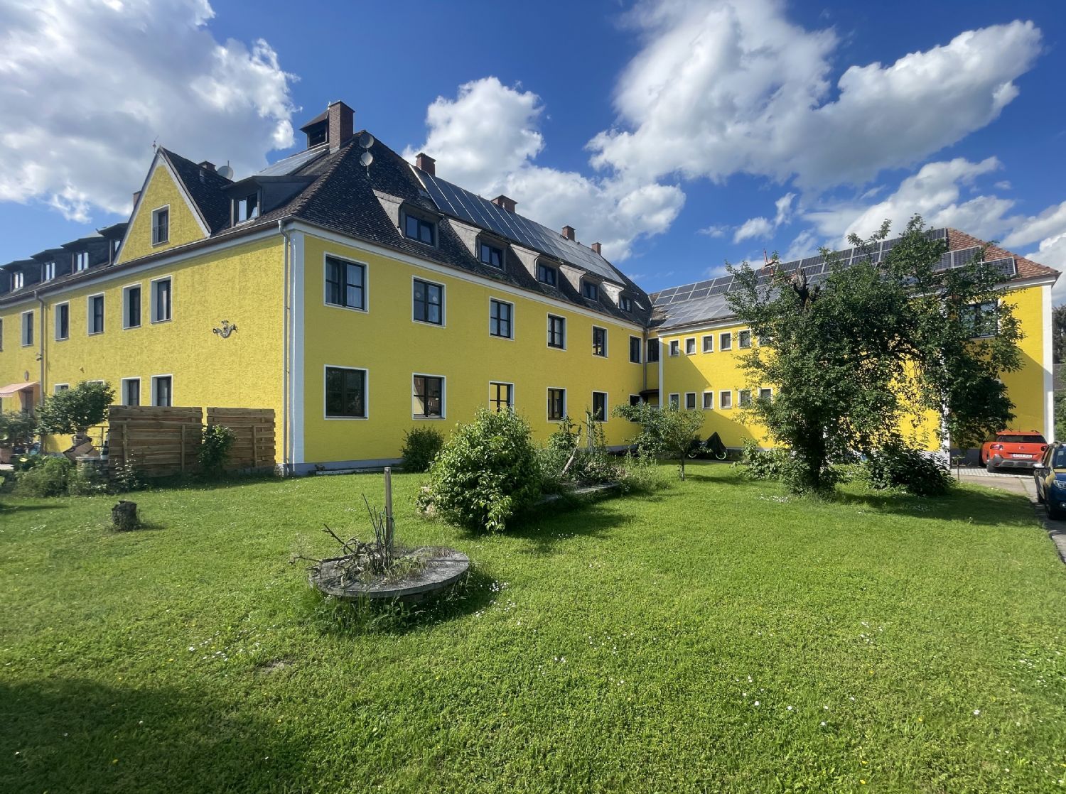 Mehrfamilienhaus zum Kauf provisionsfrei 4.950.000 € 56 Zimmer 1.565 m²<br/>Wohnfläche 2.000 m²<br/>Grundstück ab sofort<br/>Verfügbarkeit Hohes Kreuz - Osthafen - Irl Regensburg 93055