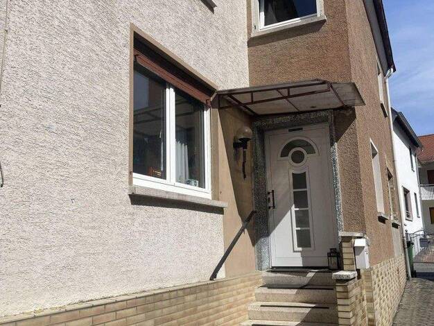 Mehrfamilienhaus zum Kauf provisionsfrei 340.000 € 7 Zimmer 280 m² 390 m² Grundstück Großen-Busecker Str. 17 Alten-Buseck Buseck 35418