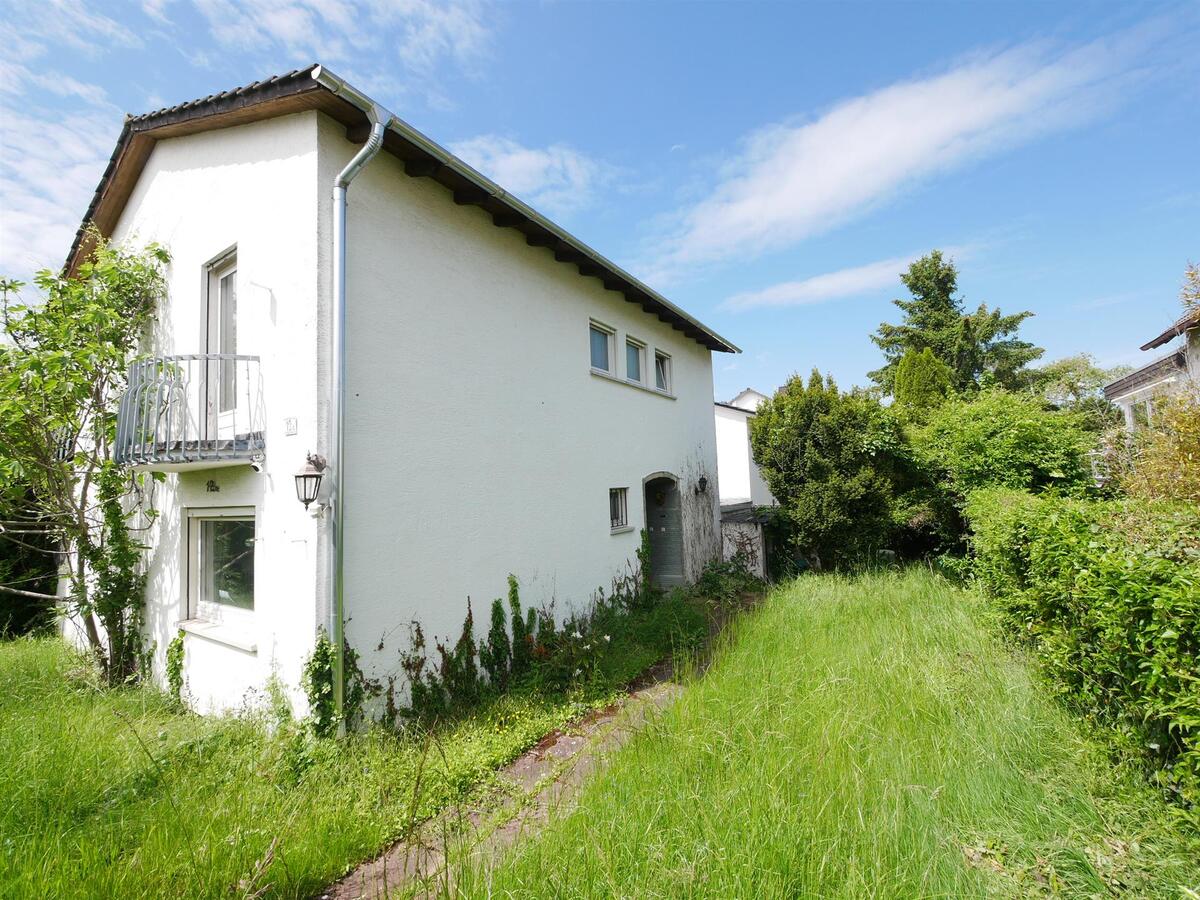 Einfamilienhaus zum Kauf 819.000 € 5 Zimmer 126 m²<br/>Wohnfläche 414 m²<br/>Grundstück Bingertstraße / Liebenaustraße Wiesbaden 65191