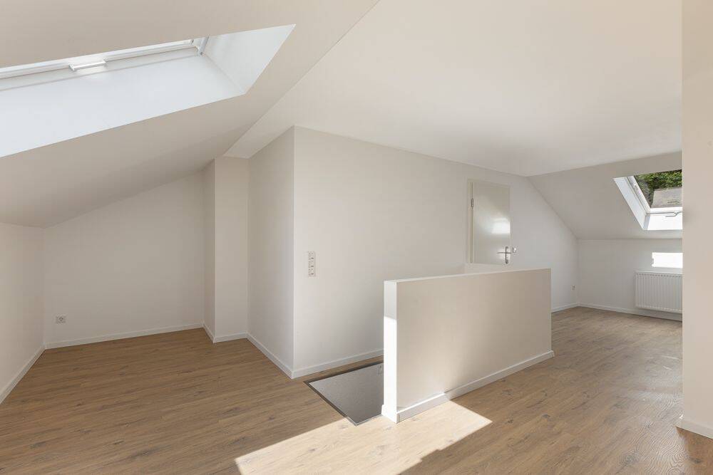 Stilvoll sanierte 3-Zimmer-Wohnung zuzüglich wohnlich ausgebauter Nutzfläche im Spitzboden
