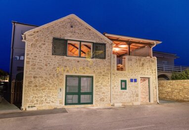 Stadthaus zum Kauf 463.500 € 5 Zimmer 100 m² 200 m² Grundstück Zadar 23000