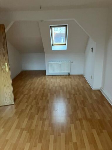 Wohnung zur Miete 230 € 1 Zimmer 38,9 m² 3. Geschoss Eduard-Soermus-Straße 51 Niederplanitz 546 Zwickau 08062