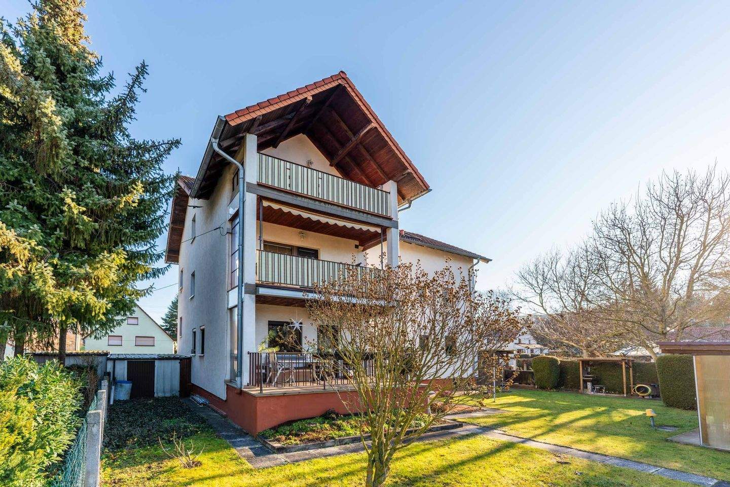 Immobilie in Jena - Solides Mehrfamilienhaus in der Jenaer Ringwiese - Bild 0