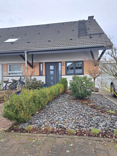 Haus zur Miete 1.380 € 5 Zimmer 120 m² 260 m² Grundstück frei ab 01.05.2025 Jügesheim Rodgau 63110