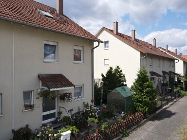 Reihenmittelhaus zum Kauf 219.000 € 5 Zimmer 121 m² 200 m² Grundstück Kastanienweg 44 Queis Queis 06188