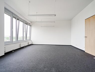 Bürofläche zur Miete 6,50 € 57,2 m² Bürofläche teilbar ab 57,2 m² Werner-Heisenberg-Straße 2 Neu-Isenburg Neu-Isenburg 63263