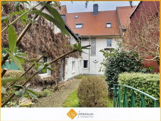 Reihenmittelhaus zum Kauf 198.000 € 8 Zimmer 230 m² 529 m² Grundstück Dransfeld 37127