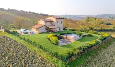 Bauernhaus zum Kauf 555.000 € 8 Zimmer 370 m² 1.500 m² Grundstück Meeresnähe Montemarciano 60018