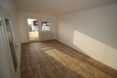 Wohnung zur Miete 279 € 2 Zimmer 46,6 m² 3. Geschoss frei ab sofort Heinestraße 1 Syrau Rosenbach/Vogtland 08548