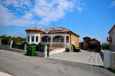 Haus zum Kauf 650.000 € 7 Zimmer 270 m² 494 m² Grundstück Vodice