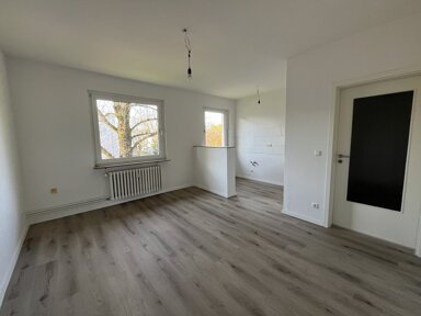 Wohnung zur Miete 400 € 2,5 Zimmer 49,5 m² 2. Geschoss Reinholdstraße 42 Mittelmeiderich Duisburg 47137