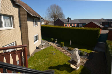 Mehrfamilienhaus zum Kauf 385.000 € 7 Zimmer 187 m² 941 m² Grundstück frei ab sofort Sinsteden Rommerskirchen 41569