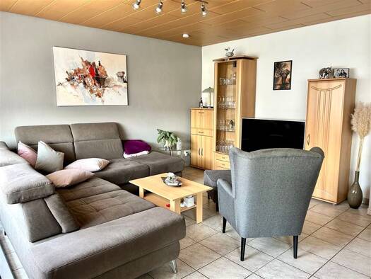 Haus zum Kauf 325.000 € 5 Zimmer 174 m² 1.968 m² Grundstück Hüttigweiler Illingen , Saar 66557