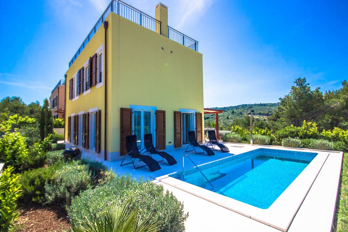 Villa zum Kauf 660.000 € 4 Zimmer 188 m²<br/>Wohnfläche 411 m²<br/>Grundstück Brac 21410