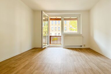 Wohnung zur Miete 305 € 2 Zimmer 50,3 m² 1. Geschoss Lungwitzer Straße 49 Glauchau Glauchau 08371