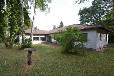 Bungalow zum Kauf 4.060.000 € 7 Zimmer 216,7 m² 1.409 m² Grundstück Thalk.Obersendl.-Forsten-Fürstenr.-Solln München 81477