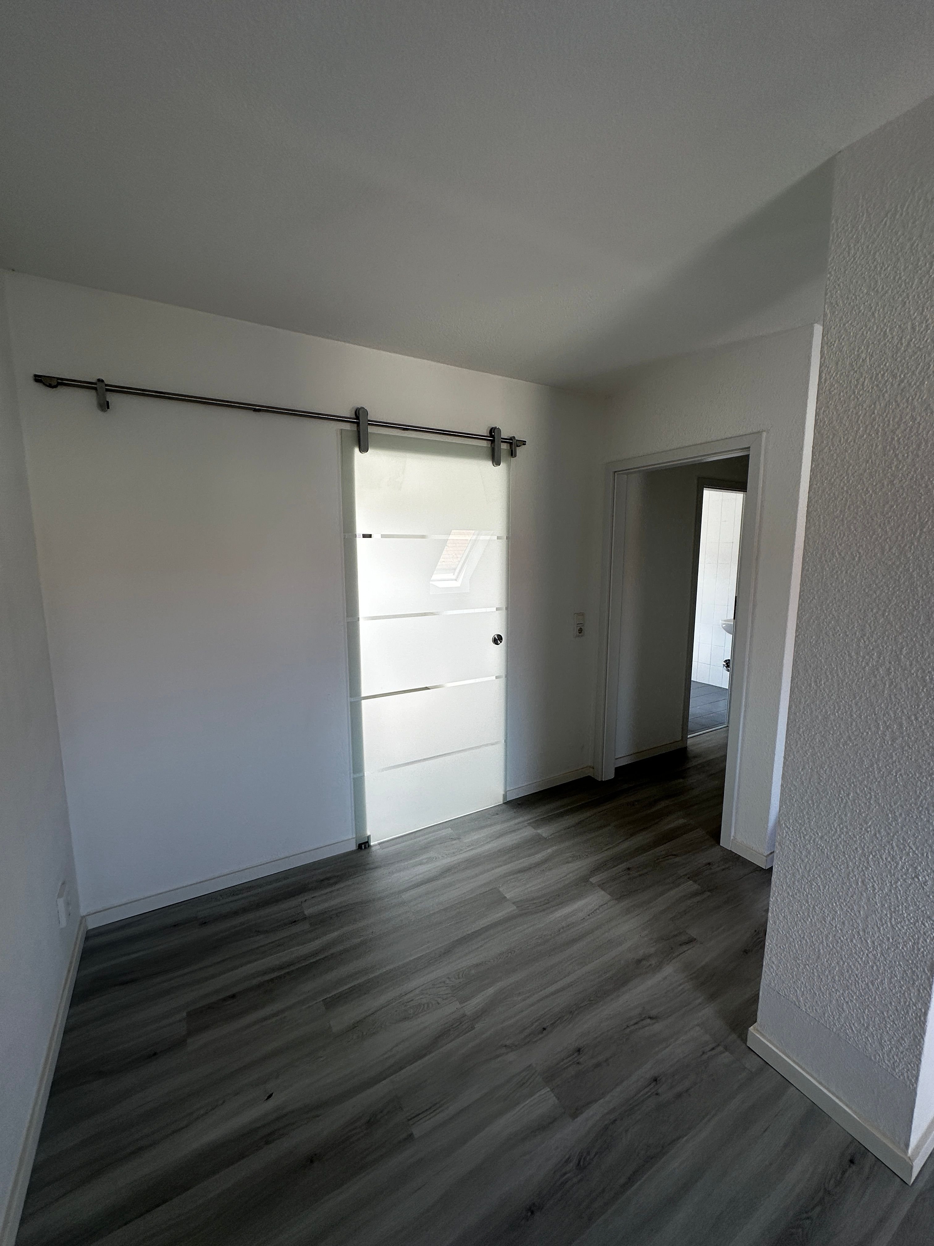 Wohnung zur Miete 350 € 1 Zimmer 38 m²<br/>Wohnfläche 2. Stock<br/>Geschoss Ab sofort<br/>Verfügbarkeit Schlüterstraße Süd Gotha 99867