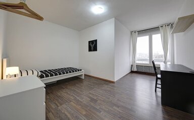 Wohnung zur Miete Wohnen auf Zeit 510 € 6 Zimmer 14,5 m² frei ab 05.05.2025 König-Karl-Straße 84 Cannstatt - Mitte Stuttgart 70372